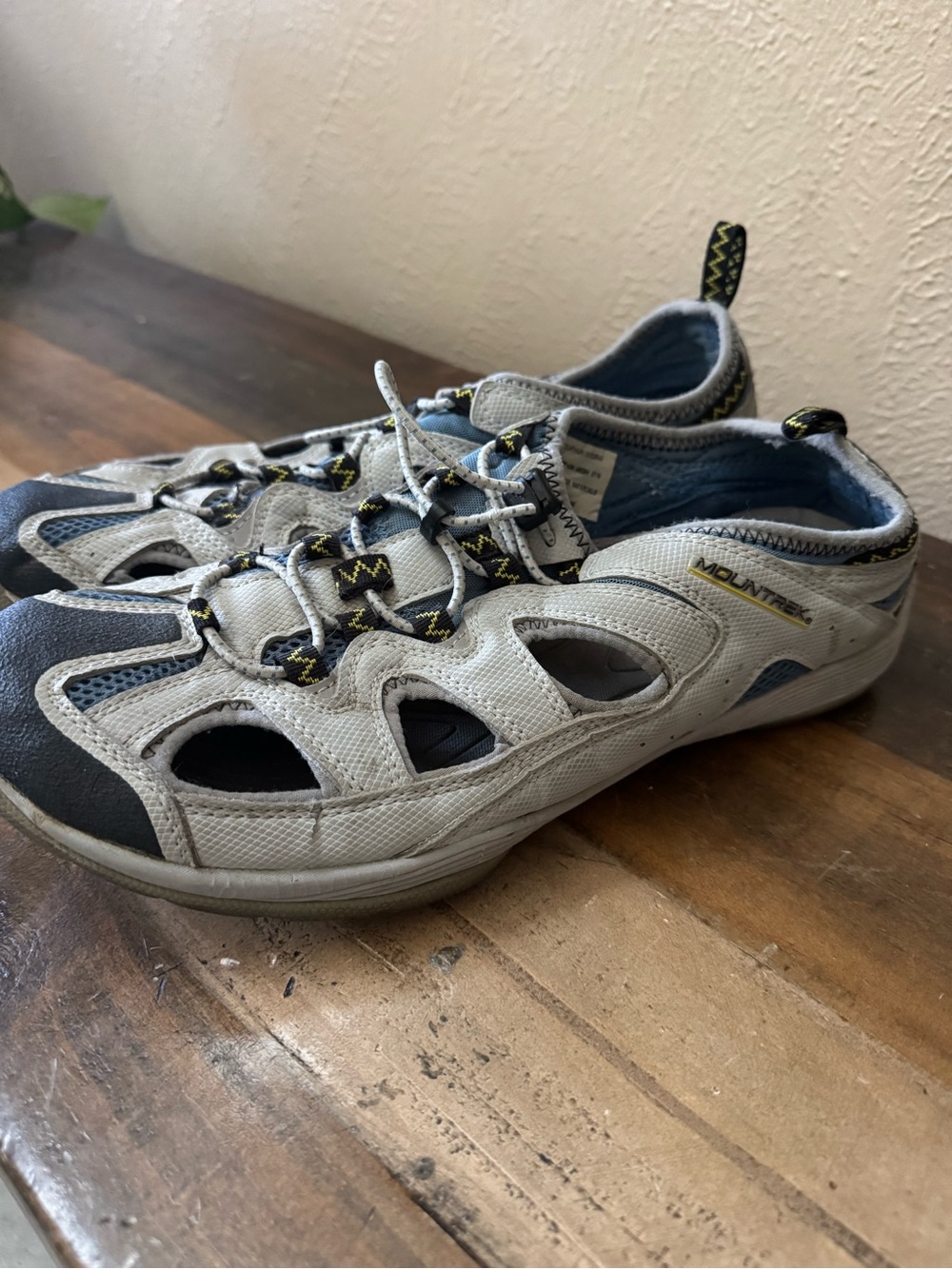 Mountrek Men's White & Gray Outdoor Water Sandals